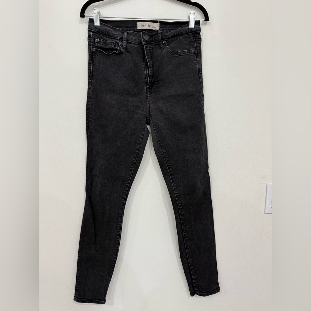 GAP Black Skinny Jeans with Sleek Fit size 30